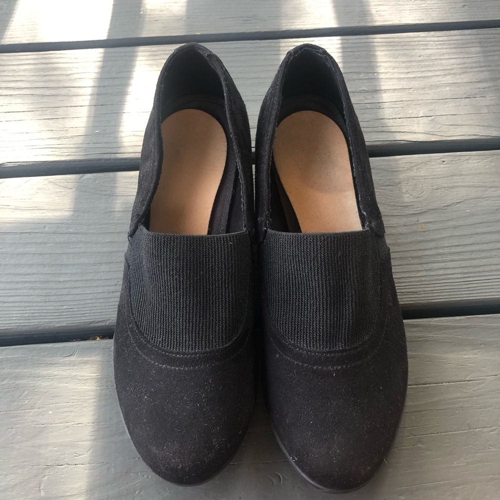 Women’s Size 9.     Shoes Designed for comfort!!